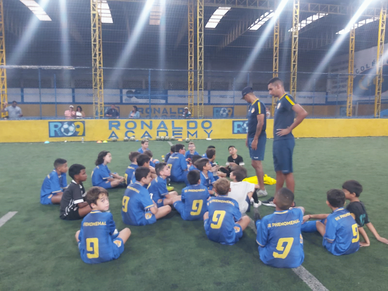 Como a prática de esportes pode contribuir para o desenvolvimento pessoal da criança e adolescente?